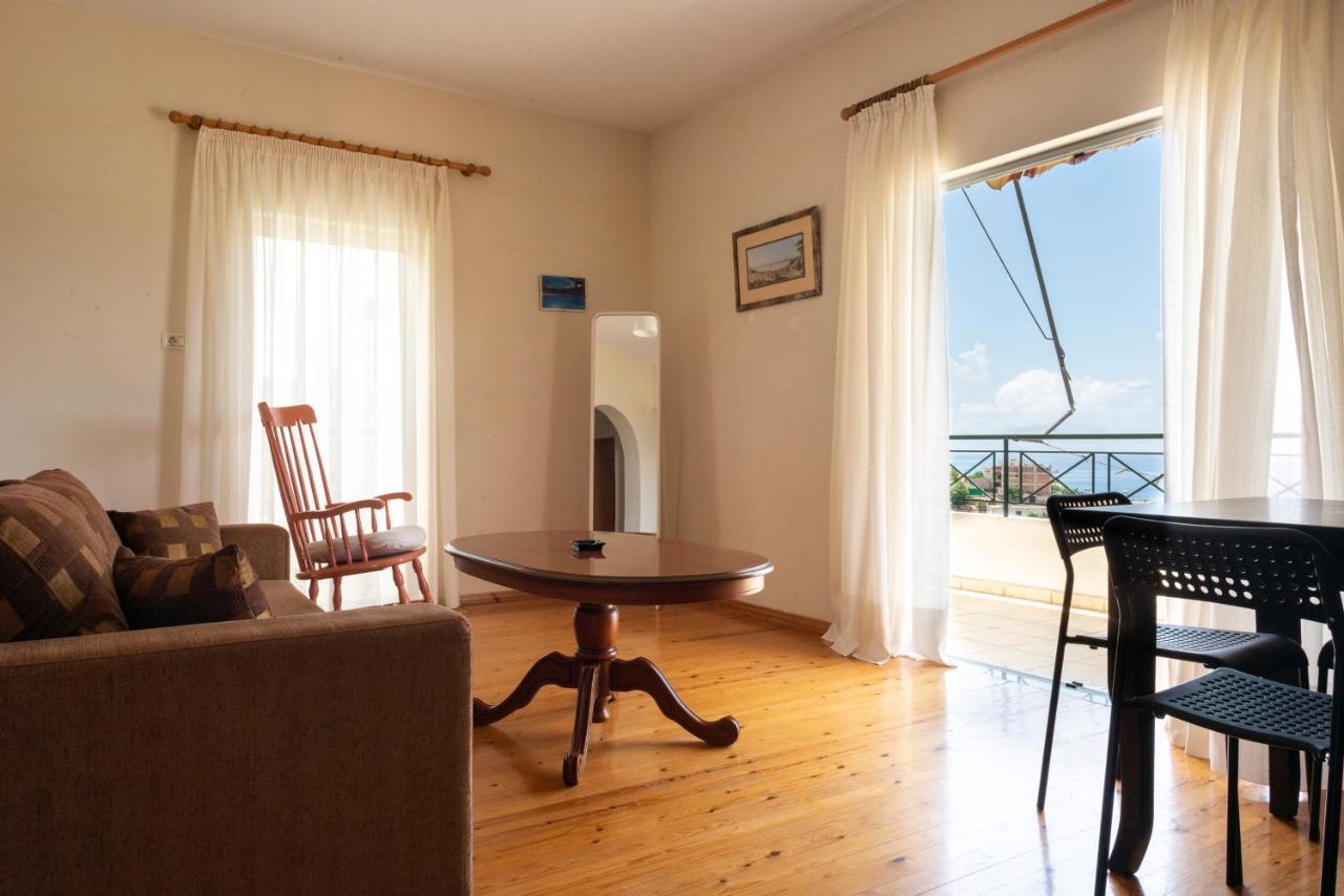 Janakis Apartments Химар Екстериор снимка
