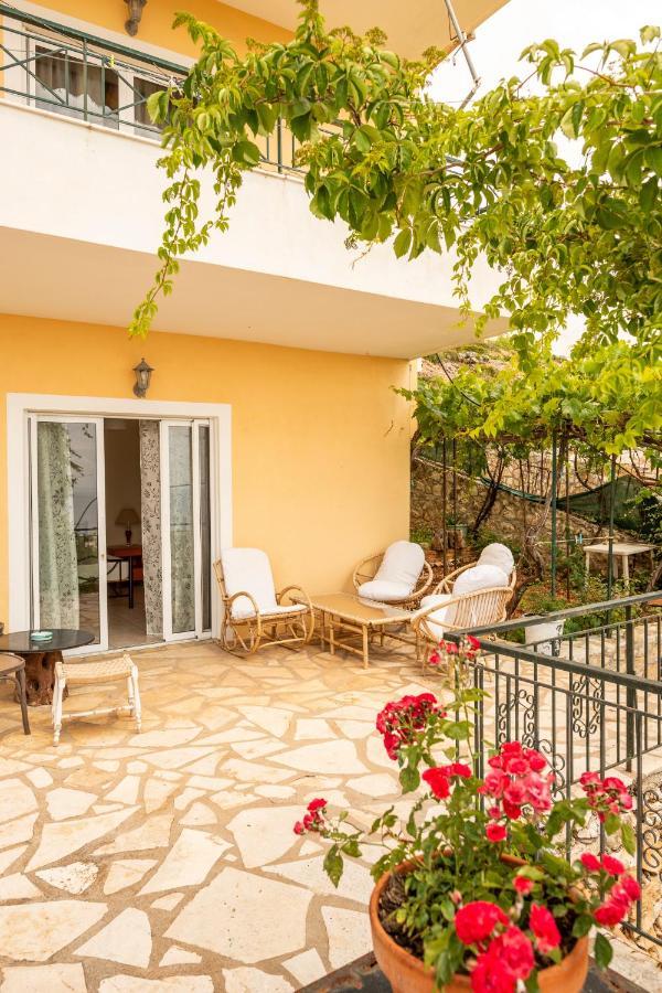 Janakis Apartments Химар Екстериор снимка