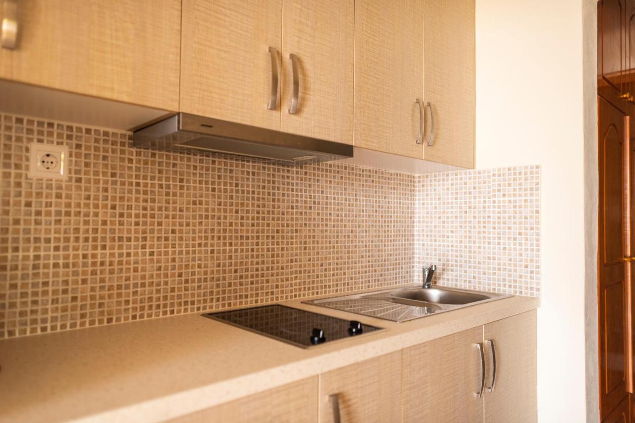 Janakis Apartments Химар Екстериор снимка